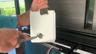 Stopping the beeping on a LG fridge freezer [upl. by Tormoria]