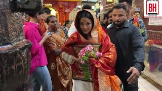 Shehnaaz Gill Spotted At Siddhivinayak Temple To Seek Blessings For Her New Song Dhup Lagdi [upl. by Illona]