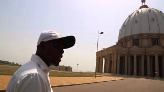 Côte dIvoire Yamoussoukro Guide de la basilique Notre Dame de la paix  Ivory Coast Guide basilica [upl. by Wightman]