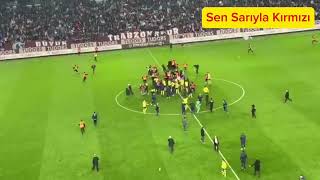 Trabzonspor Fenerbahçe Maçında Taraftar Sahaya İndi Maç Sonu İstenmeyen Görüntüler [upl. by Ainomar]