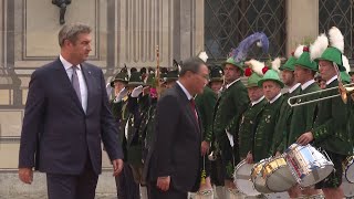 Bavarias premier Markus Soeder welcomes Chinas Premier Li Qiang in Munich  AFP [upl. by Hough754]