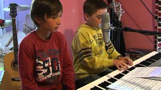 Valentin Bousquet 10 ans  piano  voix  Vois sur ton chemin [upl. by Ycnahc]