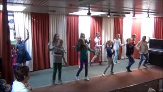 Spelen  De dans Opening kinderboekenweek 2013 Emmaschool Heerde [upl. by Keese733]