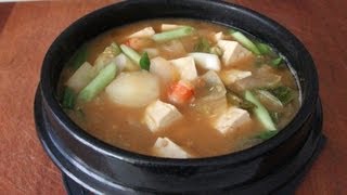 Fermented soybean paste stew mixed with fresh salad Doenjangjjigae geotjeori bibimbap [upl. by Ludwig]