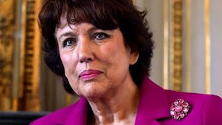 Roselyne Bachelot  cette blague osée en plein Conseil des ministres Chirac “interloqué” [upl. by Eerehs]