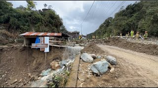 La vía Cuenca  Molleturo  Naranjal se encuentra cerrada por deslizamientos [upl. by Isdnil]