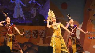 Traditional dance of Thailand [upl. by Enninaej]