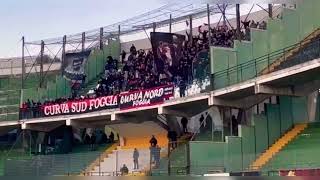 ULTRAS FOGGIA ad Avellino • Foggiani perculano avellinesi [upl. by Sorgalim]