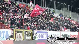 ⚪🔴 Mantova fumogeni cori sciarpata in movimento a Vicenza 202324 [upl. by Llekcir]