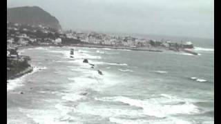 MARE IN TEMPESTA NEL GOLFO DI NAPOLI VIDEO MAREGGIATA A FORIO [upl. by Ariella]