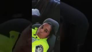 Policias del Operativo Sol durmiendo en el auto sorprendidos por un comisario [upl. by Leuqar]