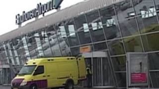 Passagiers over bommelding Eindhoven Airport [upl. by Tabshey]