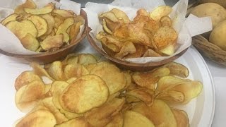 Cómo Hacer Patatas Chips Fritas y al Horno [upl. by Ariayek]