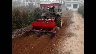 Potato planter is designed according to the foreign advanced technology [upl. by Atrebla]