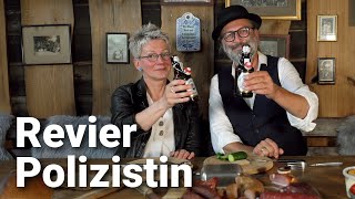 Biertrinken mit Heike Döpke [upl. by Ainorev990]