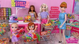 Elsa and Anna Shopping at Candy Store for Mini Food and Candy [upl. by Hanser]