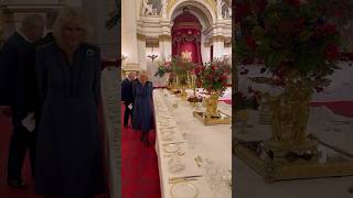 Los reyes Carlos y Camilla supervisaron los preparativos para la gran cena de gala en Buckingham 👑 [upl. by Ynneh704]