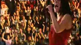 Non CE  Laura Pausini  live in World Tour 20012002 [upl. by Lourdes208]