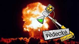 Jak funguje atomová bomba  Vědecké kladivo [upl. by Narret]