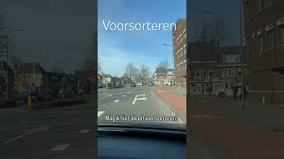 Mag ik hier al voorsorteren om bij de verkeerslichten rechts te gaan [upl. by Iruy]