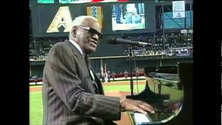 ★ Ray Charles ★ America the Beautiful ★ 2001 World Series ★ [upl. by Euqirne]