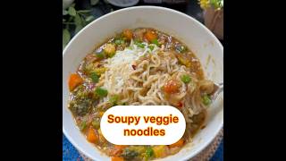 आज़ नये तरीके का सुप बनायाNoodles SoupSoupy veggie noodlestrending recipe viralvideo soup [upl. by Sally]