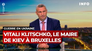 Vitali Klitschko maire de Kiev et ancien champion du monde de boxe à Bruxelles  RTBF Info [upl. by Darsey]