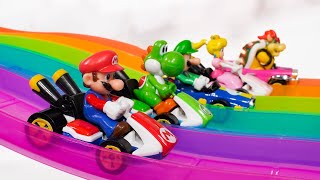 Pista Hotwheels de Mario Kart Rainbow Road  ¡Vídeos de aprendizaje de juguetes para niños [upl. by Yrojram]