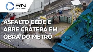 Asfalto cede e abre cratera ao lado de obra de metrô em SP [upl. by Gherardi82]