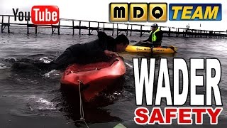 USO DE WADER EN KAYAK  Wader Safety [upl. by Knowles722]