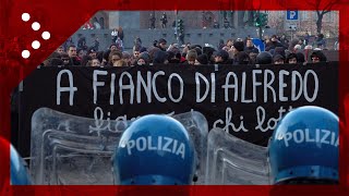 Cospito anarchici in corteo a Torino contro il 41bis esplose bombe carta polizia in forze [upl. by Anurag]