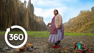 Cast a Spell with a Bolivian Witch  La Paz Bolivia 360 VR Video  Discovery TRVLR [upl. by Enohs]