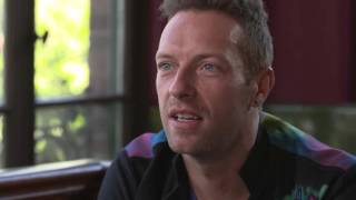 Chris Martin Coldplay en Sean Dhondt over oorsuizen  tinnitus [upl. by Oznol]