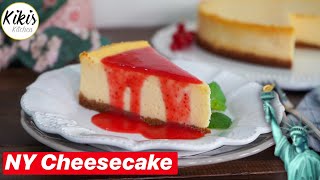 Easy Peasy New York Cheesecake  so gelingt der cremige Käsekuchen perfekt  mit Erdbeersoße [upl. by Arais]