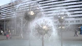 Pusteblumenbrunnen auf der Prager Straße [upl. by Sholes]