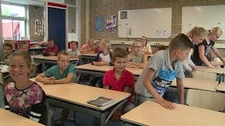 Het is weer voorbij die mooie lange zomerse schoolvakantie [upl. by Ajoop]