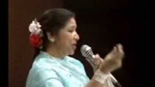 Asha Bhonsle Live Jawani Janeman [upl. by Catton]