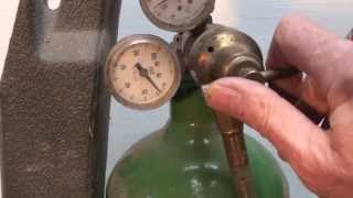 How to set the oxy acetylene regulators [upl. by Allx511]