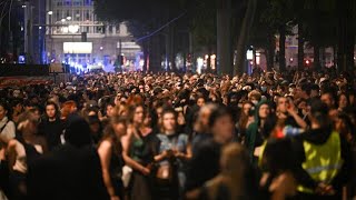 Tag der Arbeit Walpurgisnacht in Berlin verläuft weitgehend friedlich [upl. by Hsivat]