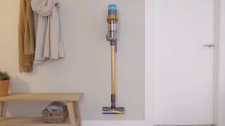 Recensione Aspirapolvere Dyson V15 Detect  il miglior aspirapolvere senza fili nel 2022 [upl. by Adnylam780]