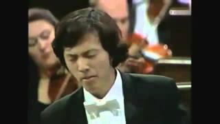 Yundi Li plays Chopins Piano Concerto No 1 in E minor Op 11 2nd Movement Romance Larghetto [upl. by Adnovaj]