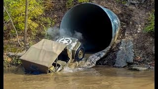 Willys Jeeps at Badlands OffRoad 2017 [upl. by Hgeilyak359]