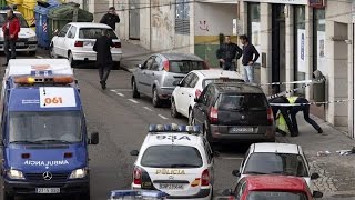 Una agente de policía y un atracador muertos en un atraco en Vigo [upl. by Milan825]