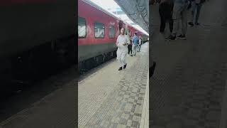 Mahanagari Express arrived at Jabalpur train shorts railway ytshorts [upl. by Sehcaep559]