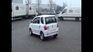 Due brommobiel by Microcar [upl. by Rocker60]