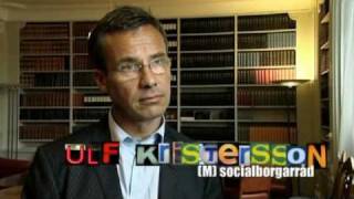 Ulf Kristersson flyr mitt under en intervju [upl. by Leidgam]