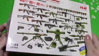 ICM 135 Infantry weapons and chevrons AFU in box preview [upl. by Thomson992]