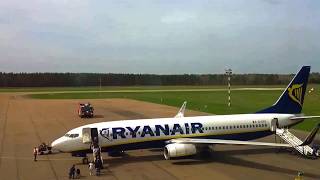 Szczecin Airport Timelapse  2 minutes with Ryanair [upl. by Borreri]