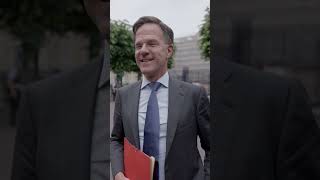 De koning rijdt niet elke dag in een Glazen Koets rutte koning prinsjesdag [upl. by Eolanda]