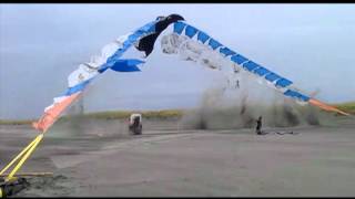 Mega Kite shakes off hundreds of pounds of sand in high winds [upl. by Noiram702]